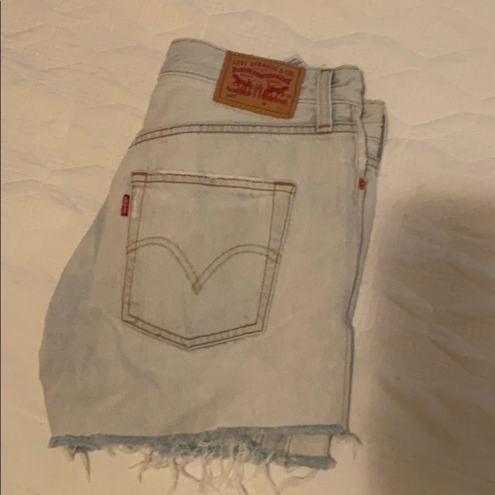 Light wash Levi’s shorts